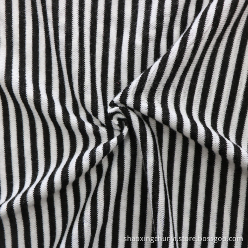 Pola Garis -garis Sampel Lembut dan Tel Apik 100% Polyester Loose Jersey Knit Fabric Untuk Pakaian